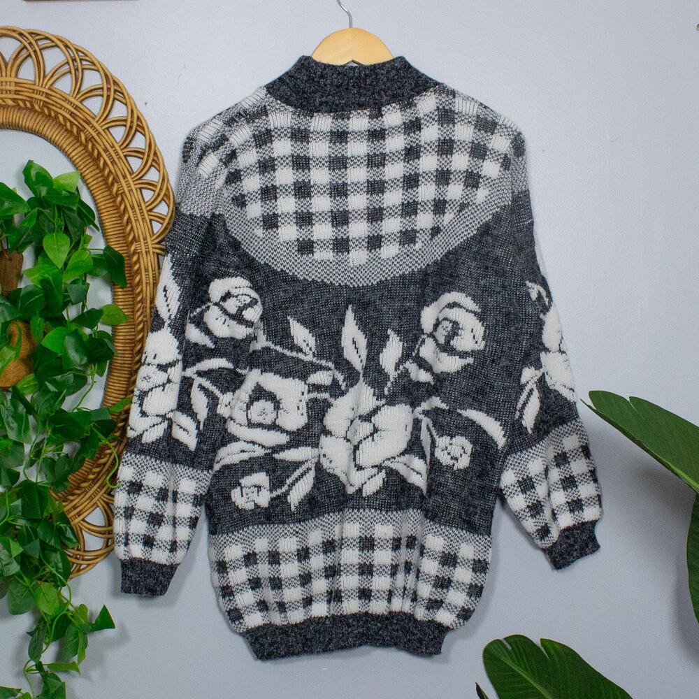 Vtg 80s Knit Sweater Black White Floral Gingham Slouchy Pullover | True Winter